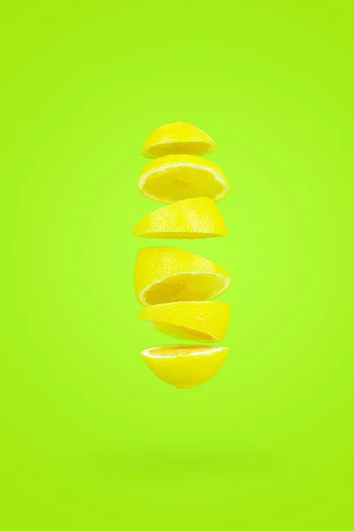 Левитация Лимонные Фрукты Плавающие Воздухе Освежающая Концепция Лимонада Левитация Пищевых — стоковое фото