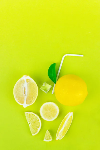 Friss Bio Jeges Tea Absztrakt Pohár Pohár Sárga Citrom Lime — Stock Fotó
