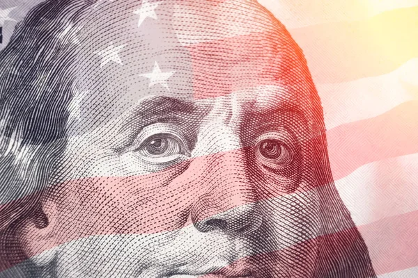 Portrait President Benjamin Franklin 100 Dollars Banknote American Flag Background — Stock Photo, Image