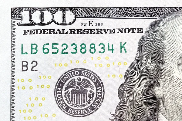 新しい100ドルのフラグメント 米国連邦準備制度のノートフラグメント ドルアメリカを閉じます 100ドル 新しいサンプルお金 — ストック写真
