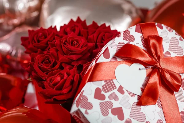 Valentine Day Red Roses White Box Form Heart Background Foil — Stockfoto