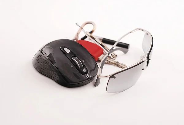 Óculos com chaves e rato — Fotografia de Stock