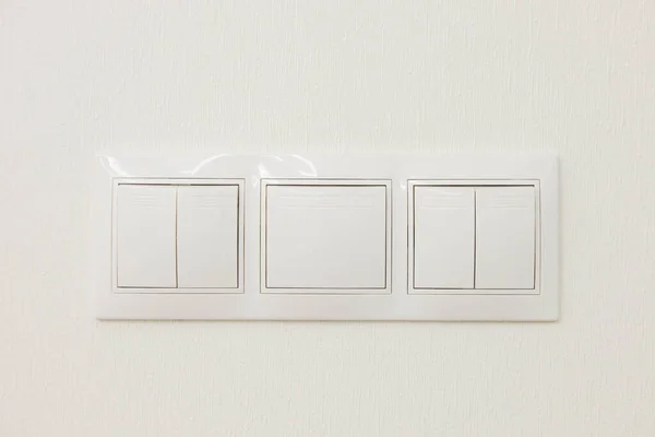 Mechaniczny Wyłącznik Światła Pięcioma Klawiszami Zamontowany Białej Ścianie — Zdjęcie stockowe