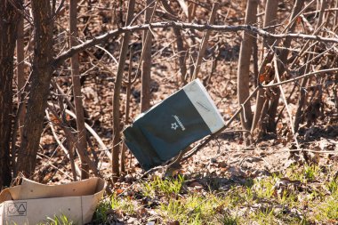 Savaştan sonra kalan boş Rus işgalci istihkakı kutusu. Ukrayna 'da Savaş.