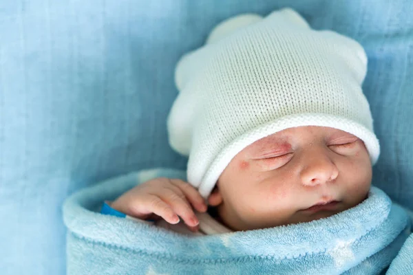Retrato Rosto Bonito Vermelho Bebê Recém Nascido Primeiros Dias Dormindo — Fotografia de Stock