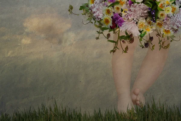 Feet with flowers — Stock Photo, Image