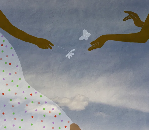 Coppia di mani innamorate, mani di bambini contro il cielo con una nuvola, vintage — Foto Stock