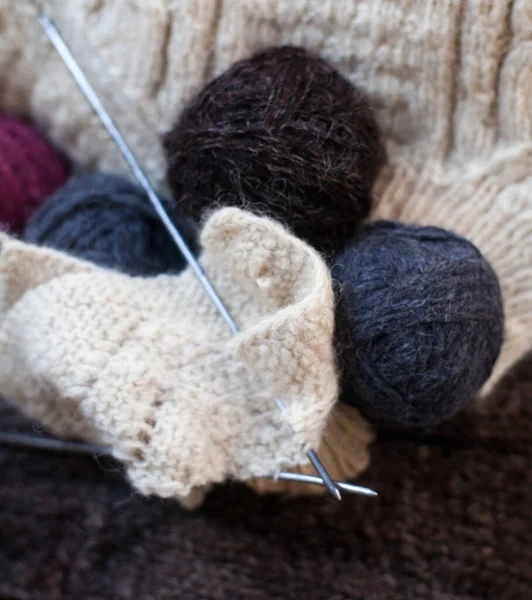 Tricot Aiguilles Tricoter Avec Les Boules Fil Laine Tissu Tricoté — Photo