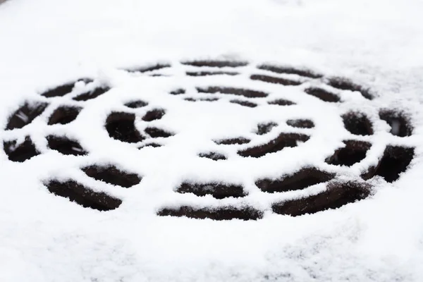 Manhole Covered Snow Winter Drain Grate Sewer — Stock Photo, Image