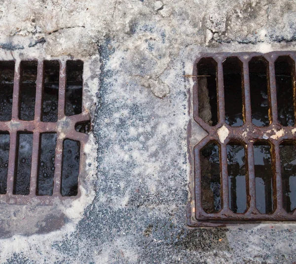 Drain Grates Road Dirty Snow Sand — Stock Photo, Image