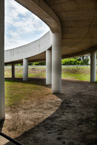 グレードのランプ分離された道路の接合部 下の図 — ストック写真