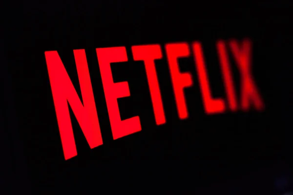 Kiev Ucrania Marzo 2021 Logotipo Netflix Pantalla Netflix Una Plataforma — Foto de Stock