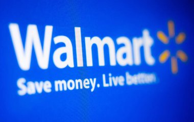 Kyiv, Ukrayna - 9 Mart 2021: Walmart logosu ekranda. Walmart, Amerika Birleşik Devletleri 'nde hipermarketler, indirim mağazaları ve marketler zinciri işleten çok uluslu bir perakende satış şirketidir.,