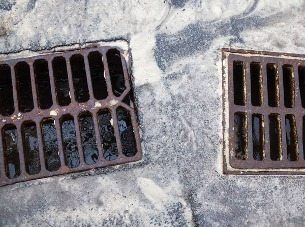 Drain Grates Road Dirty Snow Sand — Stock Photo, Image