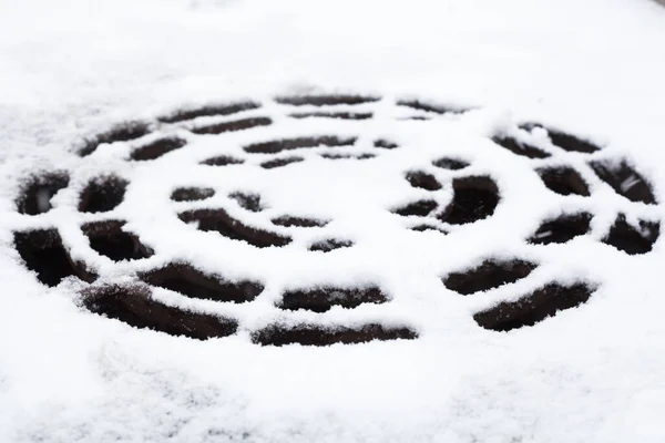 Manhole Covered Snow Winter Drain Grate Sewer — Stock Photo, Image