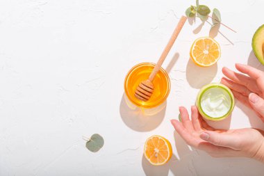 Doğal maddeler ile kozmetik krem