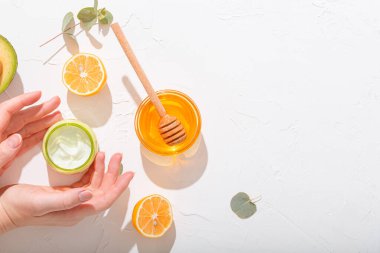 Doğal maddeler ile kozmetik krem