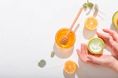 Doğal maddeler ile kozmetik krem