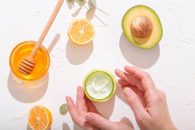 Doğal maddeler ile kozmetik krem