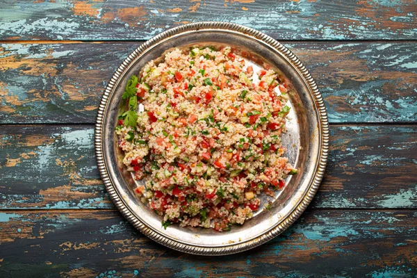 Arabisch-türkisches Salattabbouleh von oben — Stockfoto