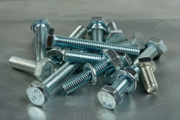 Bağlantıları Birleştirmek Için Fasteners Fındık Cıvatalar Metal Bir Boşluğun Arka — Stok fotoğraf