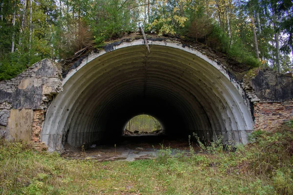Vecchio Deposito Nucleare Sovietico Abbandonato Rovina Nella Foresta — Foto Stock