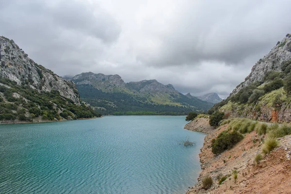 Su rezervuarı Gorg Blau 'nun Mallorca, Balearic Adaları, İspanya
