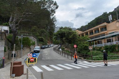 Sa Calobra, Mallorca, İspanya - 05.05.2022: Sa Calobra Caddesi