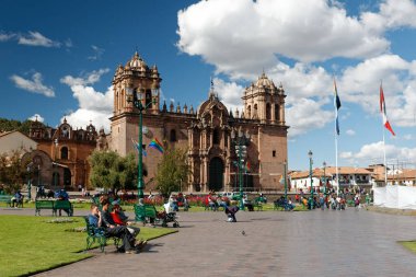 Cuzco (veya Cusco) bir yaz gününde. Bir zamanlar İnka İmparatorluğu 'nun başkentiydi, şimdi ise gelişen bir turizm merkezi..