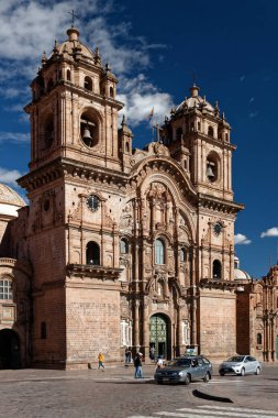Cuzco (veya Cusco) bir yaz gününde. Bir zamanlar İnka İmparatorluğu 'nun başkentiydi, şimdi ise gelişen bir turizm merkezi..