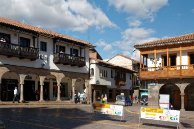 Cuzco (veya Cusco) bir yaz gününde. Bir zamanlar İnka İmparatorluğu 'nun başkentiydi, şimdi ise gelişen bir turizm merkezi..
