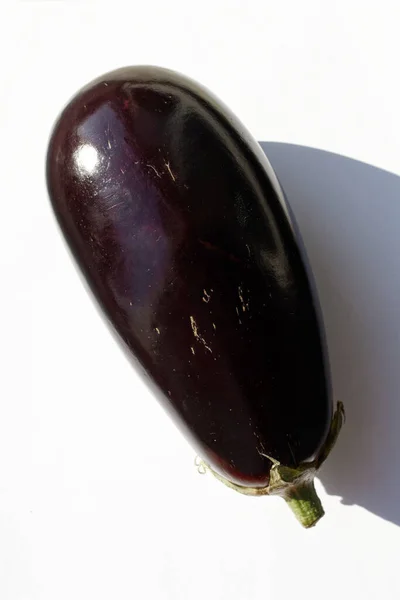 Aubergine Alias Berenjena Sobre Fondo Blanco —  Fotos de Stock