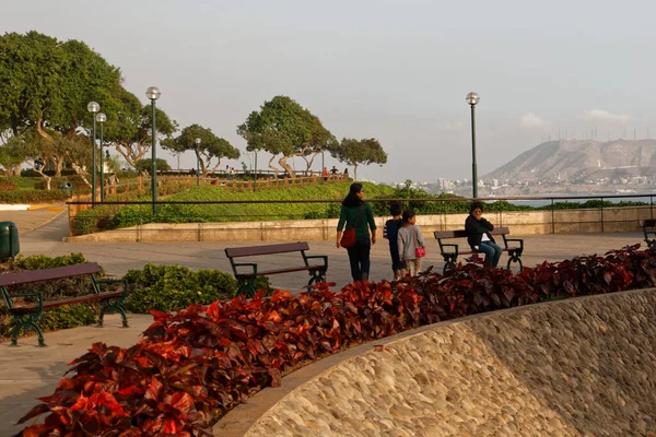 Parque Del Amor Den Stejle Klippe Miraflores Distrikt Lima Med - Stock-foto