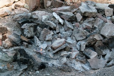 Focul Viu doğalgaz çıkışları, Romanya 'nın güneyindeki yerel bir eğlence merkezi..