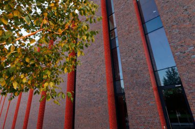 NOSPR (Polonya Radyosu Ulusal Senfoni Orkestrası) Katrowice 'deki merkez ve konser salonu.