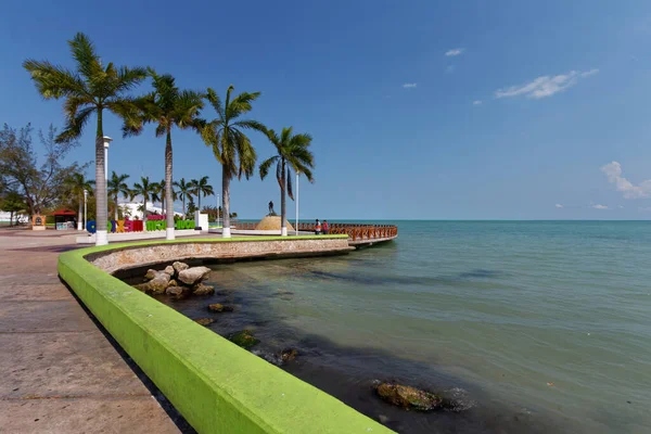 Paseo Marítimo Chetumal Con Una Carretera Palmeras Vistas Mar Caribe — Foto de Stock