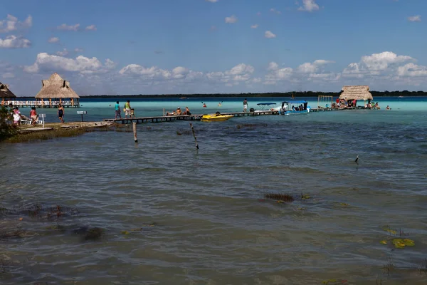 Sporty Wodne Działalność Laguna Bacalar Meksyk Alias Laguna Siete Kolorowe — Zdjęcie stockowe