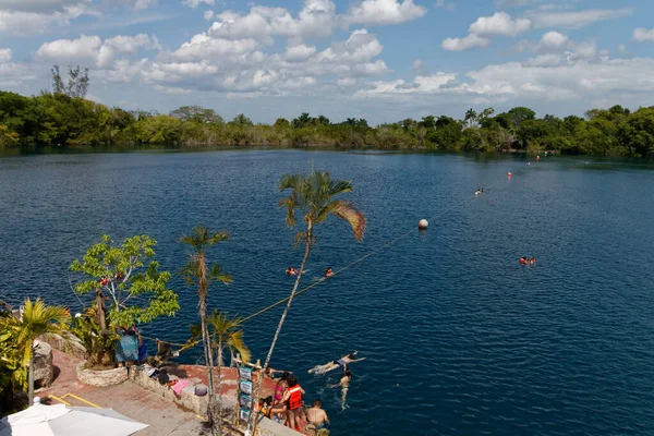 Cenote Azul Deep Bacalar Mexico — Foto de Stock