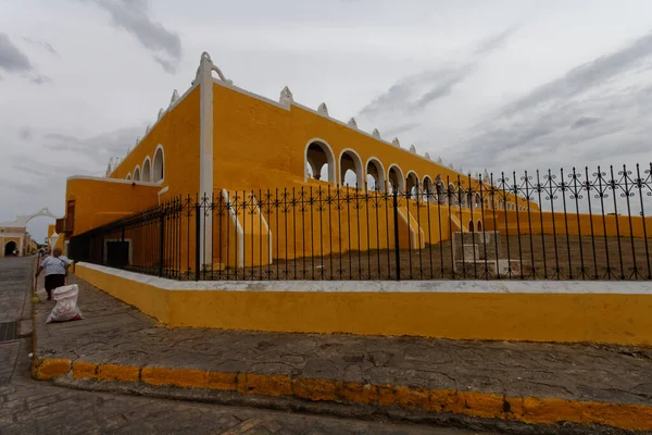 Ιστορική Πόλη Izamal Yucatan Μεξικό Διάσημη Μονή Του Αγίου Αντωνίου — Φωτογραφία Αρχείου