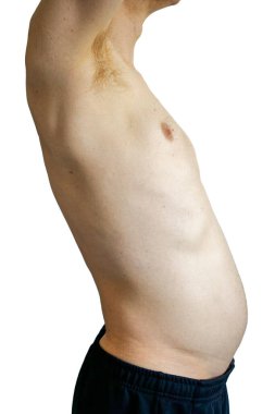 50 'li yaşlarda beyaz bir erkeğin çıplak gövdesi..