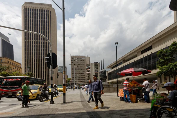 Medellin caddeleri, Kolombiya, 2019.