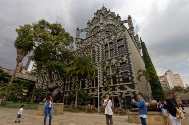 Medellin, Kolombiya - Plaza Botero Ünlü Kolombiyalı heykeltıraş Fernando Botero 'nun eserleri.