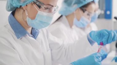 Kan testi laboratuarı analiz makinesi.