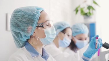 Kan testi laboratuarı analiz makinesi.