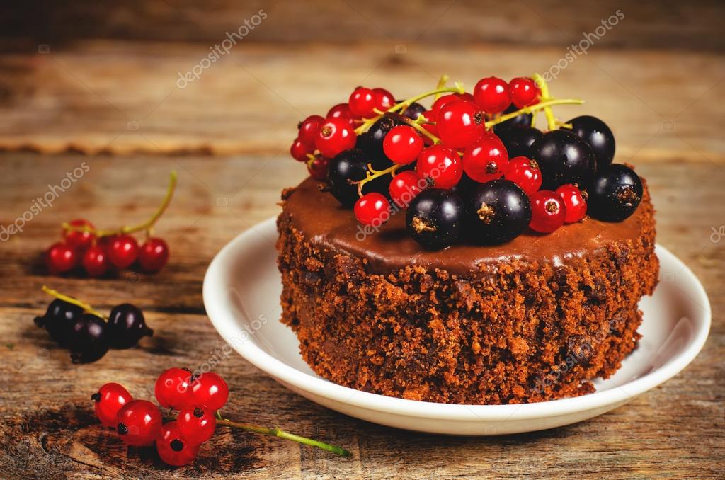 赤と黒スグリとチョコレート ケーキ ミニ ストック写真 C Nata Vkusidey 赤と黒スグリとチョコレート ケーキ ミニ ストック写真 C Nata Vkusidey