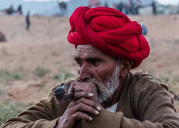 Pushkar Rajasthan India Oct 2017 Rajasthani Old Man Cigar Red — Stock Photo, Image
