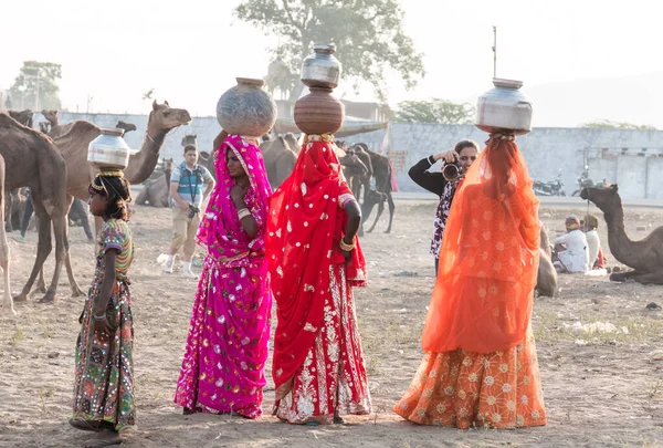 Pushkar Rajastán India Oct 2017 Damas Rajastán Con Atuendo Tradicional — Foto de Stock