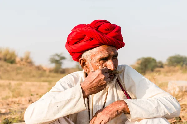 Pushkar Rajasthan Indien Okt 2017 Gammal Kamelhandlare Röd Turban Och — Stockfoto