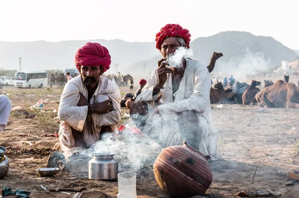 Pushkar Rajasthan Indie Listopad 2019 Rajasthan Osób Palących Chilam Grupie — Zdjęcie stockowe