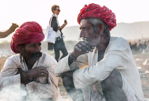 Pushkar Rajasthan India November 2019 Rajasthan People Smoking Chilam Group — 스톡 사진